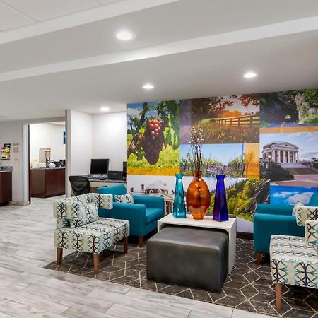 Clarion Pointe Charlottesville Exteriér fotografie